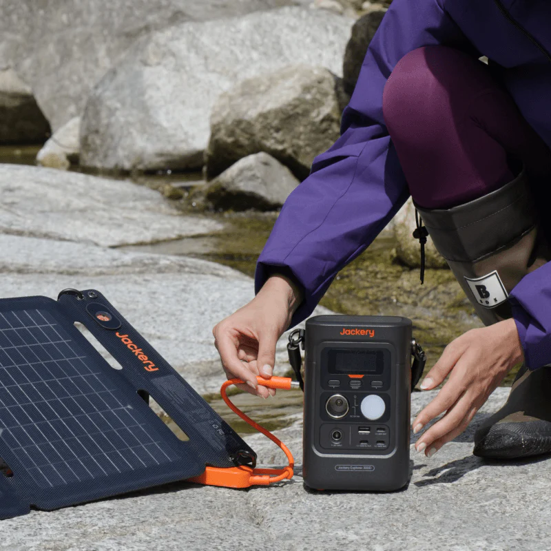 Explorer 300D Portable Power Station Series 7 Explorer 300D Portable Power Station Series